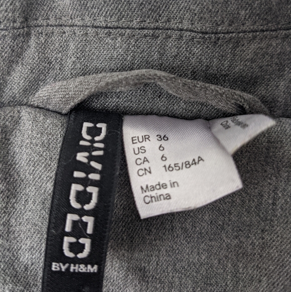 Blazer - Picture 4 of 4